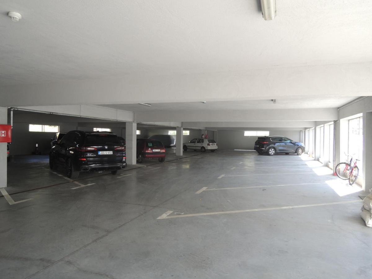 Hotel Logavina 8 Garage Parking Сараево Экстерьер фото