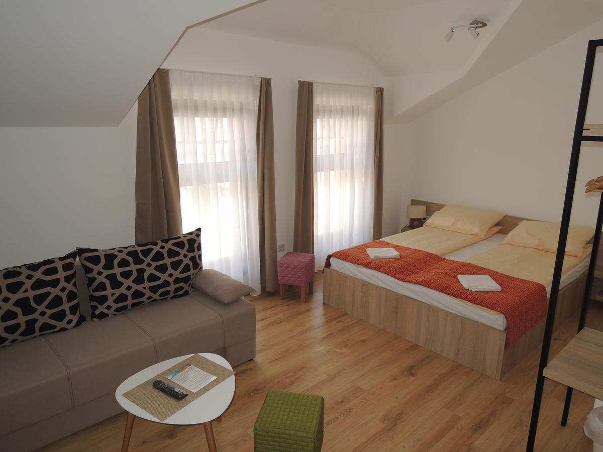 Hotel Logavina 8 Garage Parking Сараево Экстерьер фото